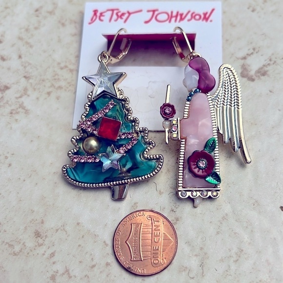 Betsey Johnson Dangle Christmas Tree Angel Earrings NEW - Picture 3 of 5